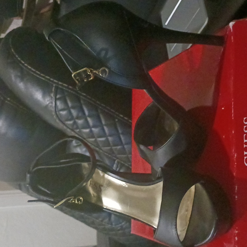 Guess heels 👠
